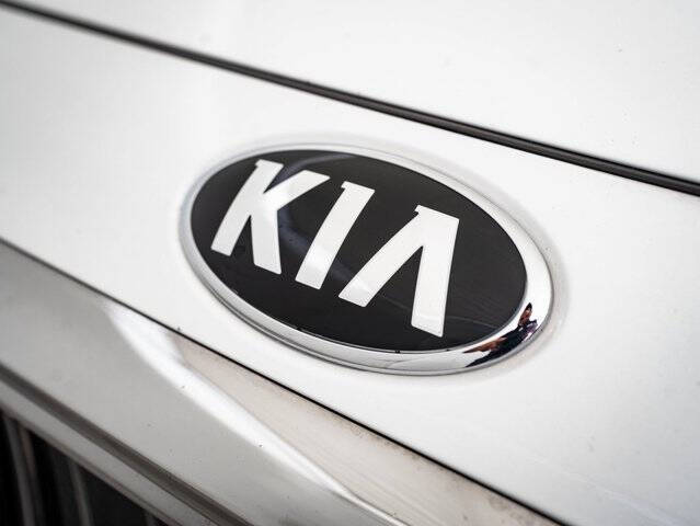 2019 Kia Cadenza Technology