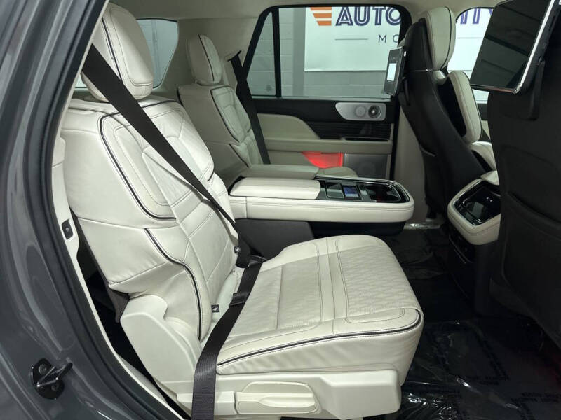 2023 Lincoln Navigator Black Label