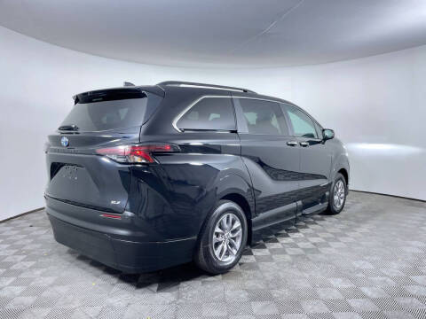 2025 Toyota Sienna XLE 7-Passenger