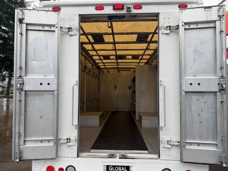2006 Freightliner MT45 Chassis