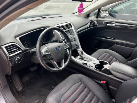 2014 Ford Fusion SE