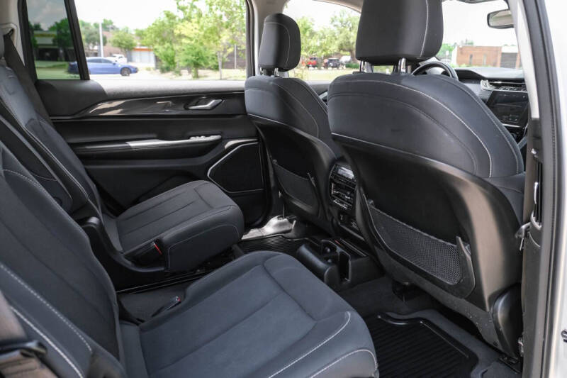 2021 Jeep Grand Cherokee L Laredo