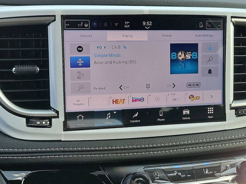 2026 Chrysler Pacifica Select