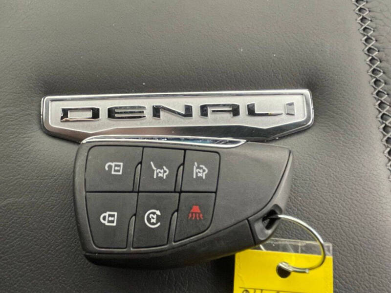 2025 GMC Yukon XL Denali