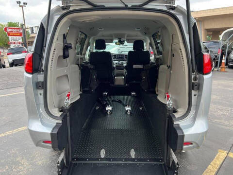 2024 Chrysler Voyager LX
