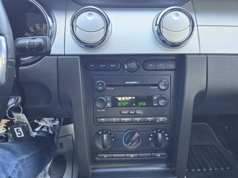 2005 Ford Mustang GT Premium