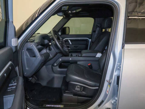 2024 Land Rover Defender 130 P400 X-Dynamic SE