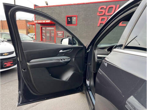 2023 Cadillac XT4 Premium Luxury