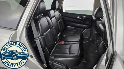 2017 Nissan Pathfinder Platinum
