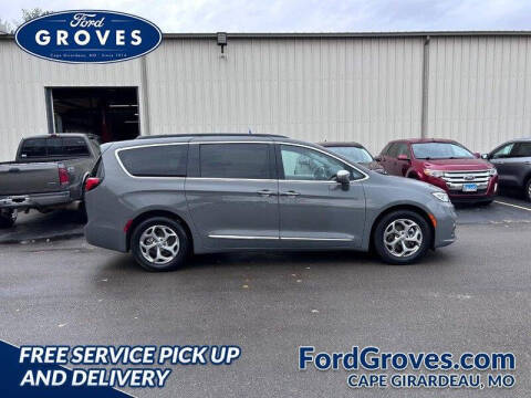 2022 Chrysler Pacifica for sale at Ford Groves in Cape Girardeau MO