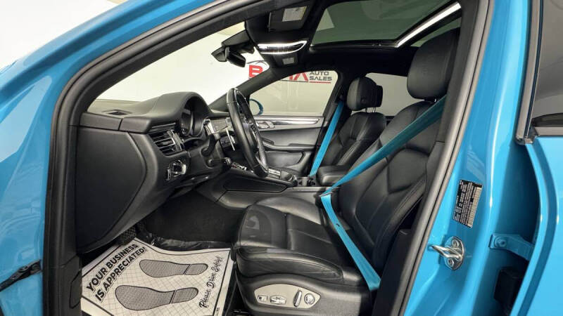 2023 Porsche Macan