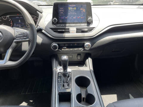 2022 Nissan Altima 2.5 SV
