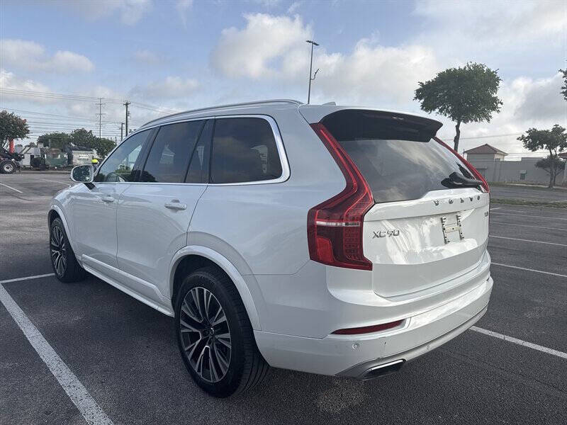 2020 Volvo XC90 T6 Momentum 7-Passenger