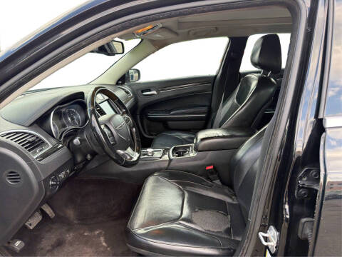 2016 Chrysler 300 C