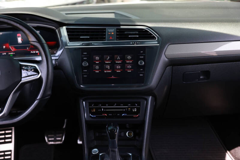 2023 Volkswagen Tiguan SE R-Line Black