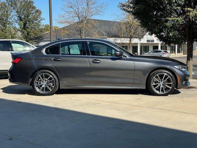 2022 BMW 3 Series 330i photo 6