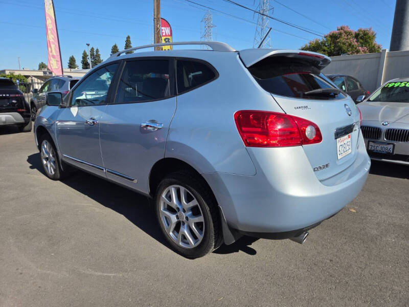 2013 Nissan Rogue SV w/SL Package