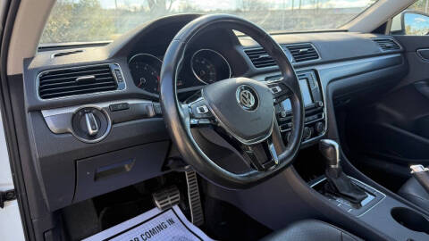 2017 Volkswagen Passat 1.8T R-Line