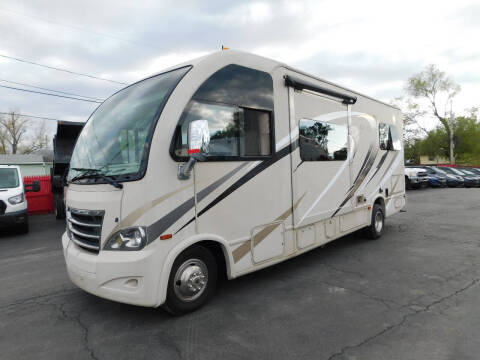 2017 Thor Motor Coach Axis