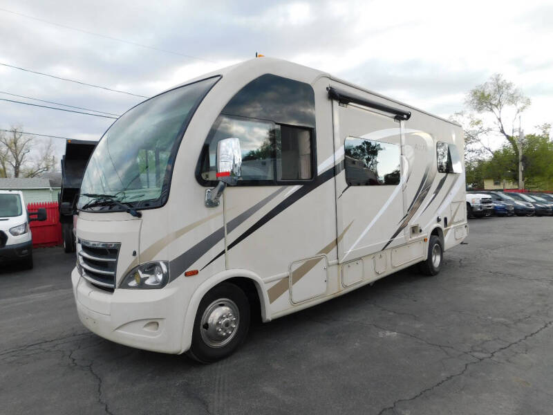 2017 Thor Motor Coach Axis