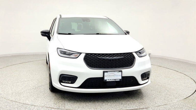 2024 Chrysler Pacifica Plug-In Hybrid