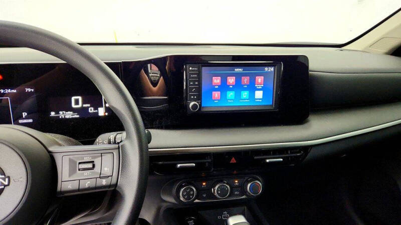 2025 Nissan Kicks S