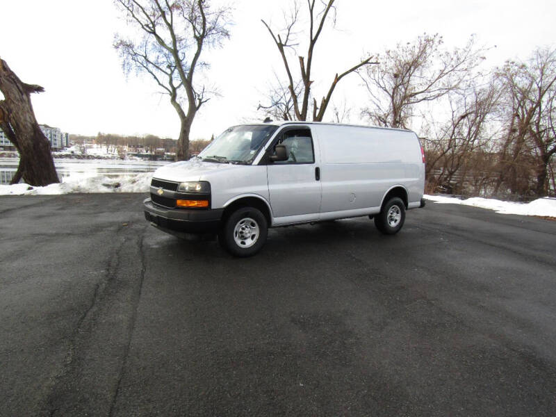 2022 Chevrolet Express 2500