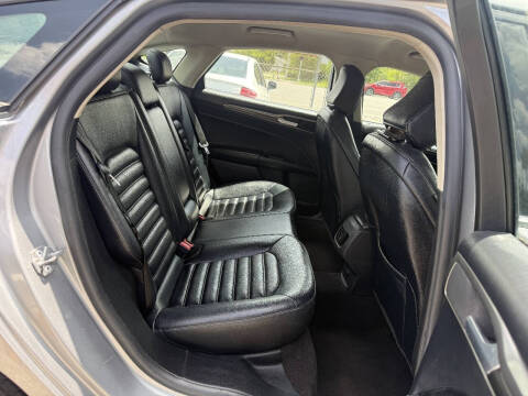 2020 Ford Fusion SEL