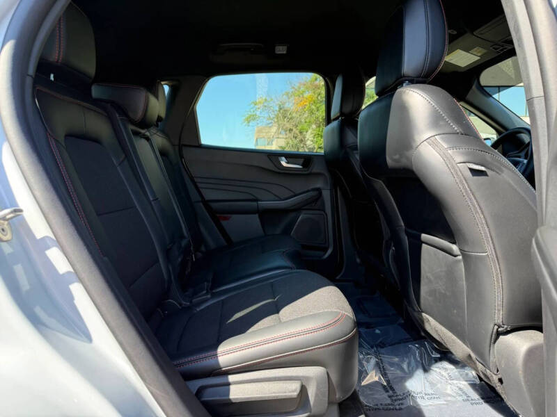 2025 Ford Escape Hybrid ST-Line Select