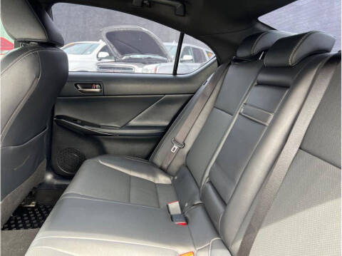 2024 Lexus IS 300