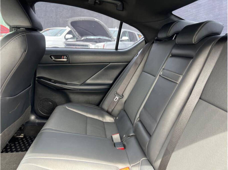 2024 Lexus IS 300