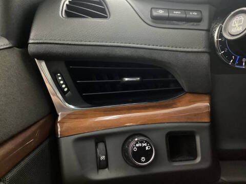 2017 Cadillac Escalade Luxury