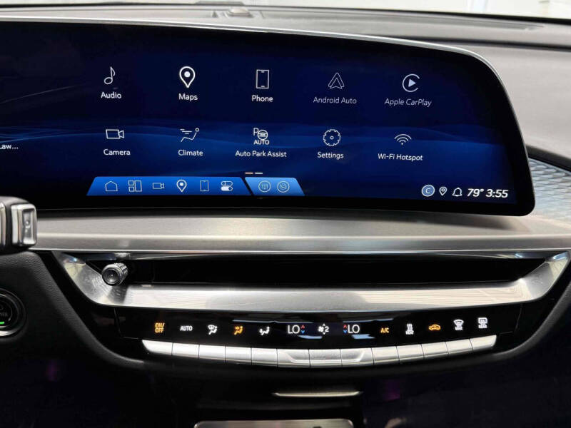 2024 Cadillac LYRIQ Luxury 1
