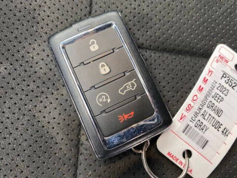 2023 Jeep Grand Cherokee L Altitude