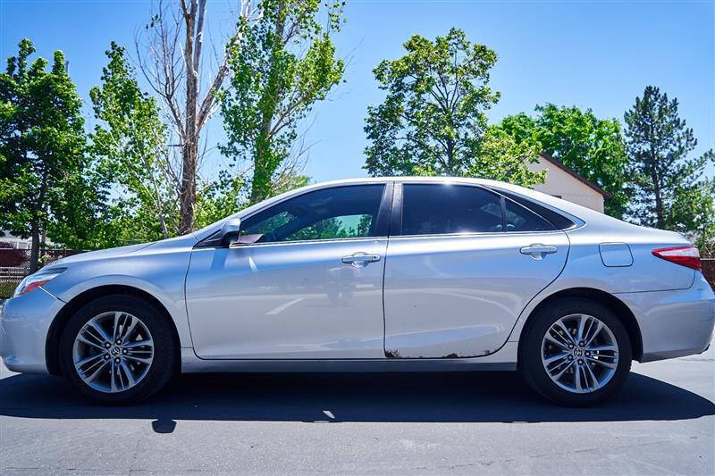 2015 Toyota Camry SE - Photo 8