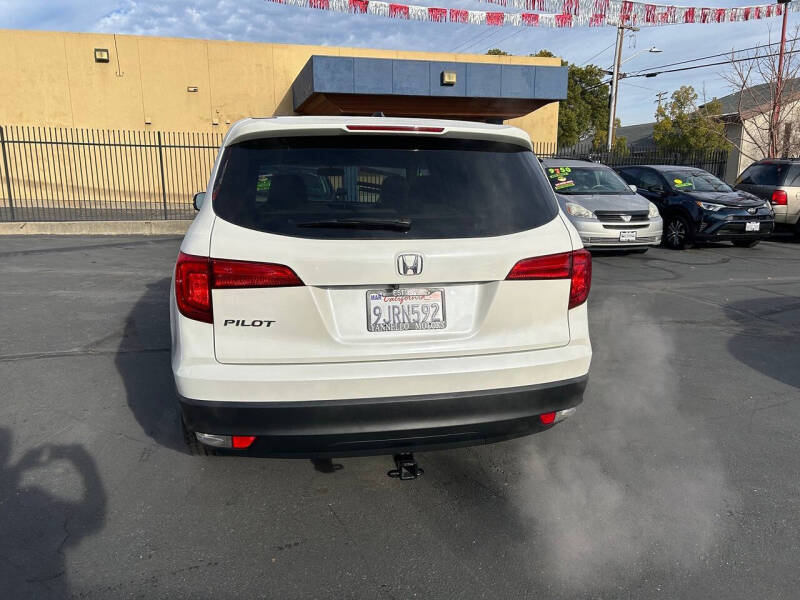 2017 Honda Pilot EX
