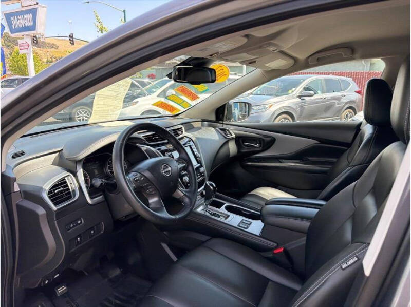 2023 Nissan Murano SV