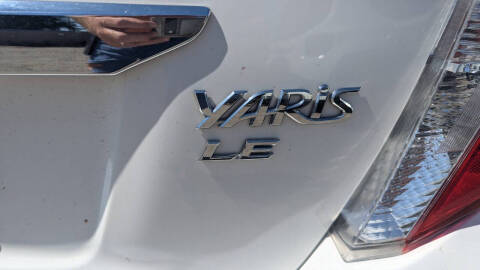2012 Toyota Yaris 5-Door LE