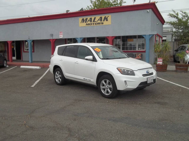 2013 Toyota RAV4 EV photo 6