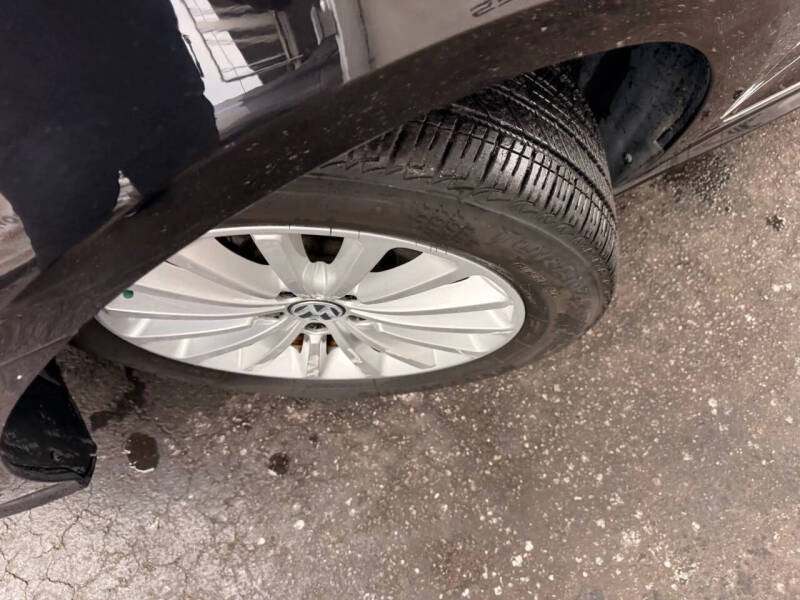 2017 Volkswagen Passat 1.8T SE