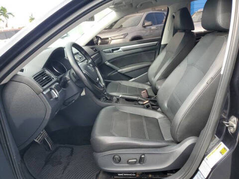 2017 Volkswagen Passat 1.8T R-Line