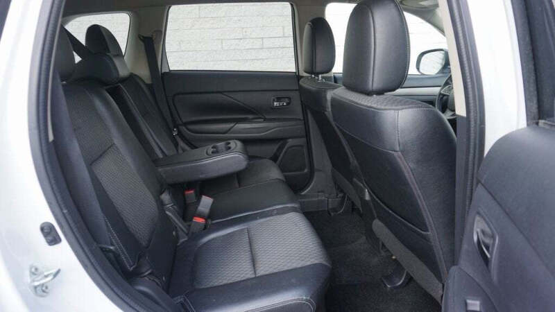 2015 Mitsubishi Outlander SE