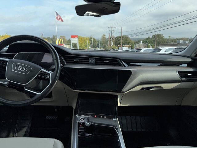 2024 Audi Q8 e-tron quattro Premium Plus