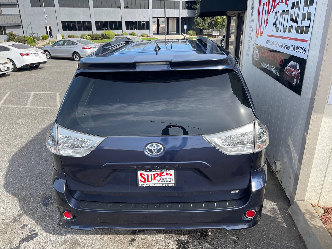 2018 Toyota Sienna for sale at Super Auto Sales Modesto in Modesto, CA