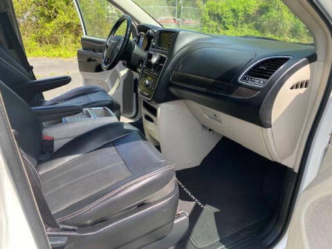 2012 Chrysler Town and Country Touring