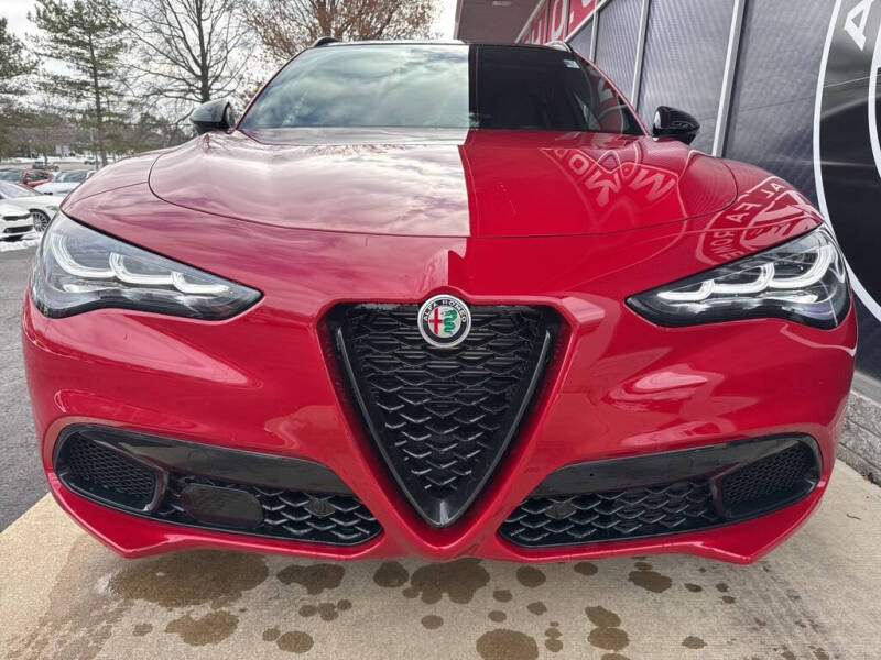 2025 Alfa Romeo Stelvio Intensa