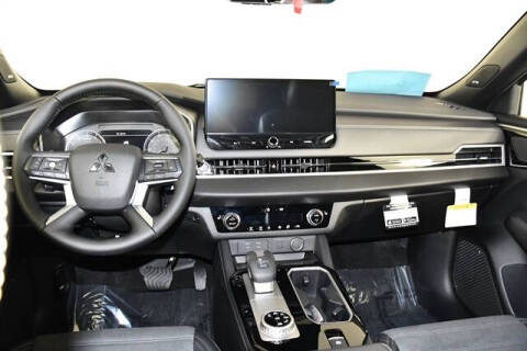 2026 Mitsubishi Outlander LE