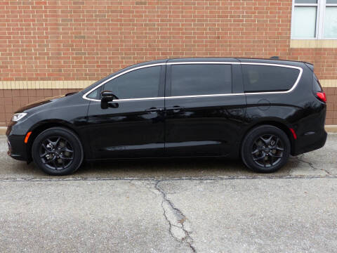 2025 Chrysler Pacifica Select