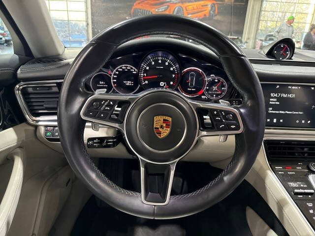 2017 Porsche Panamera