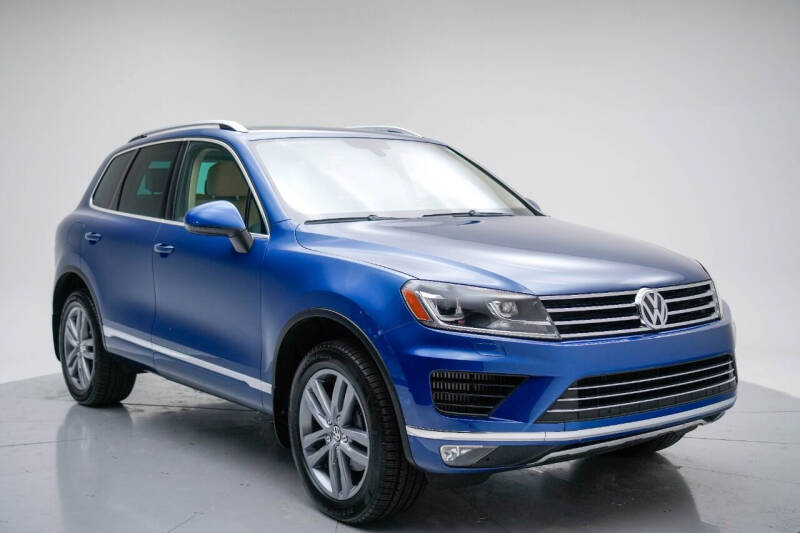 2016 Volkswagen Touareg for sale at Auto House Superstore in Terre Haute IN